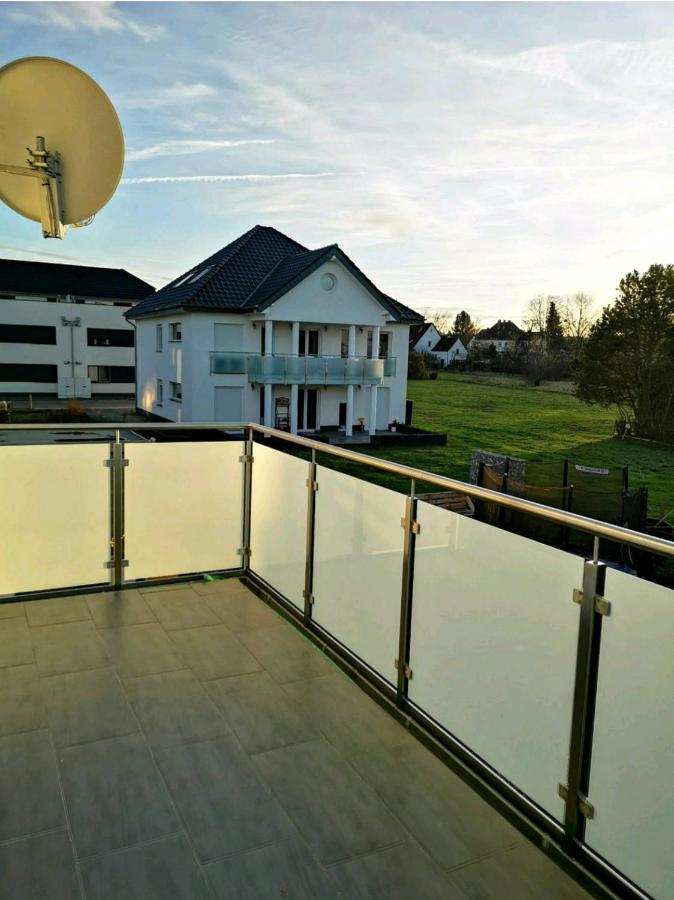 Modern Wohnen I Parkplatz I Wlan I Netflix I Balkon I 6 Schlafplaetze Apartment Bad Oeynhausen Exterior photo